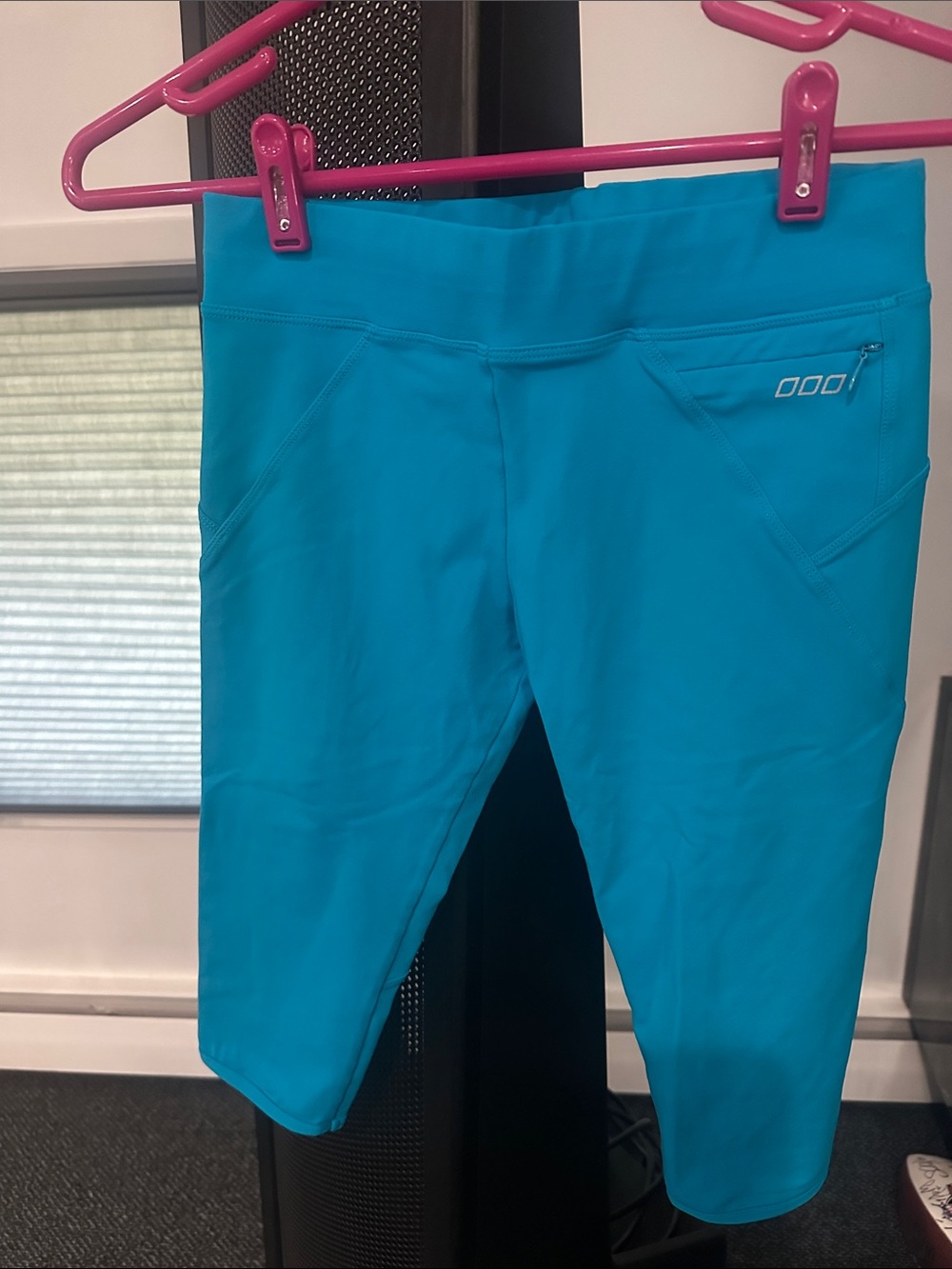 Lorna Jane Turquoise Active Capri 3/4 Leggings with Pocket